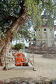 Orchha - small shrine 